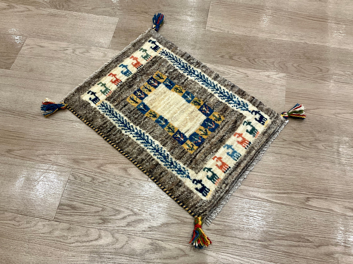 ギャッベ 59cm x 41cm NN16969
