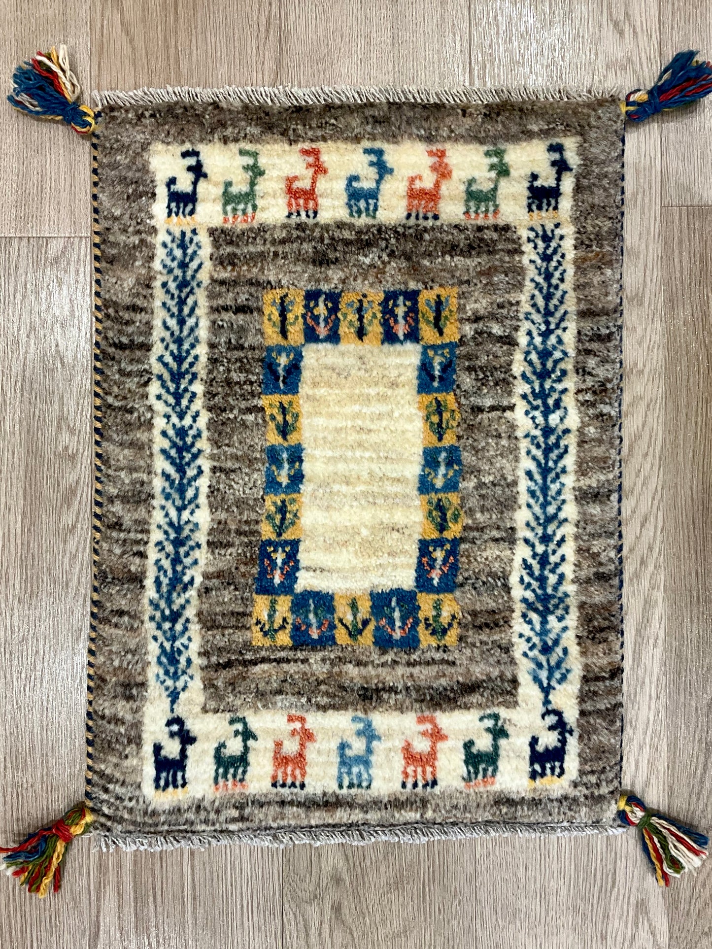 ギャッベ 59cm x 41cm NN16969