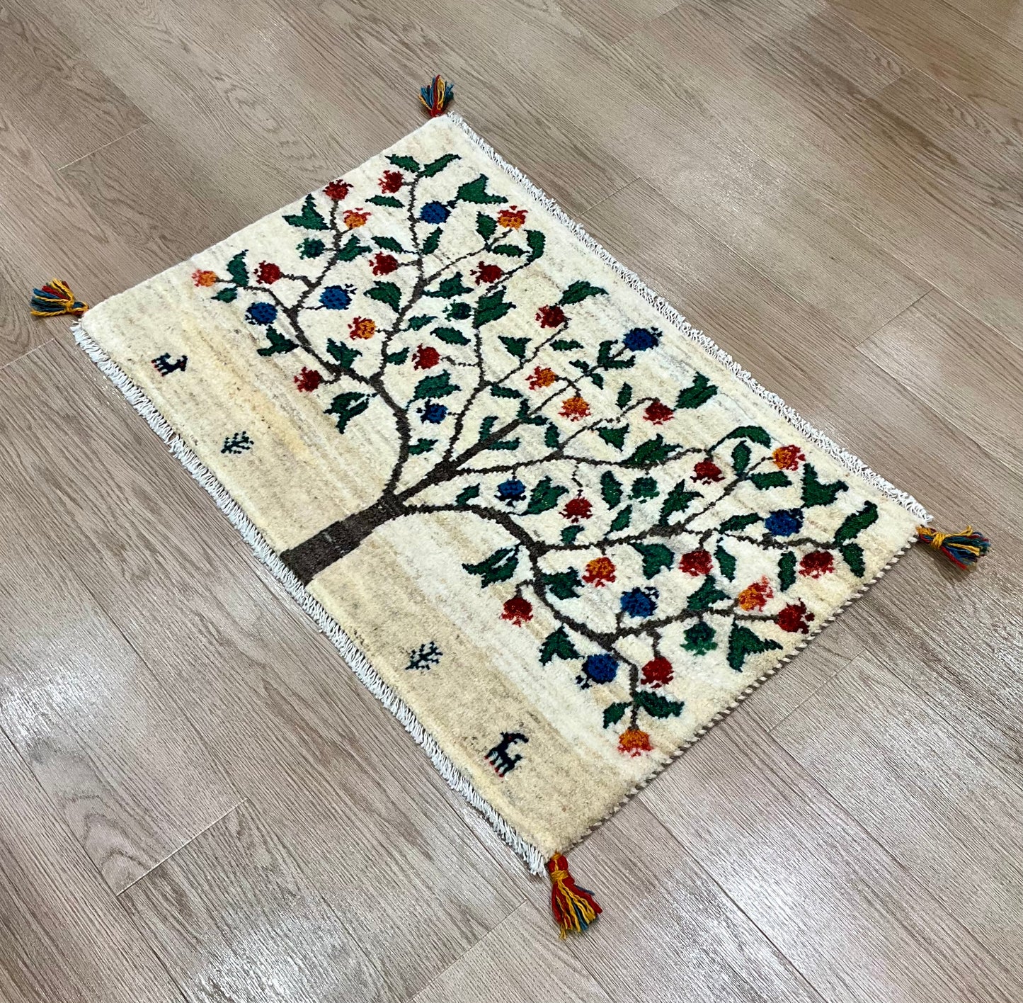 ギャッベ 90cm x 58cm RJ12518