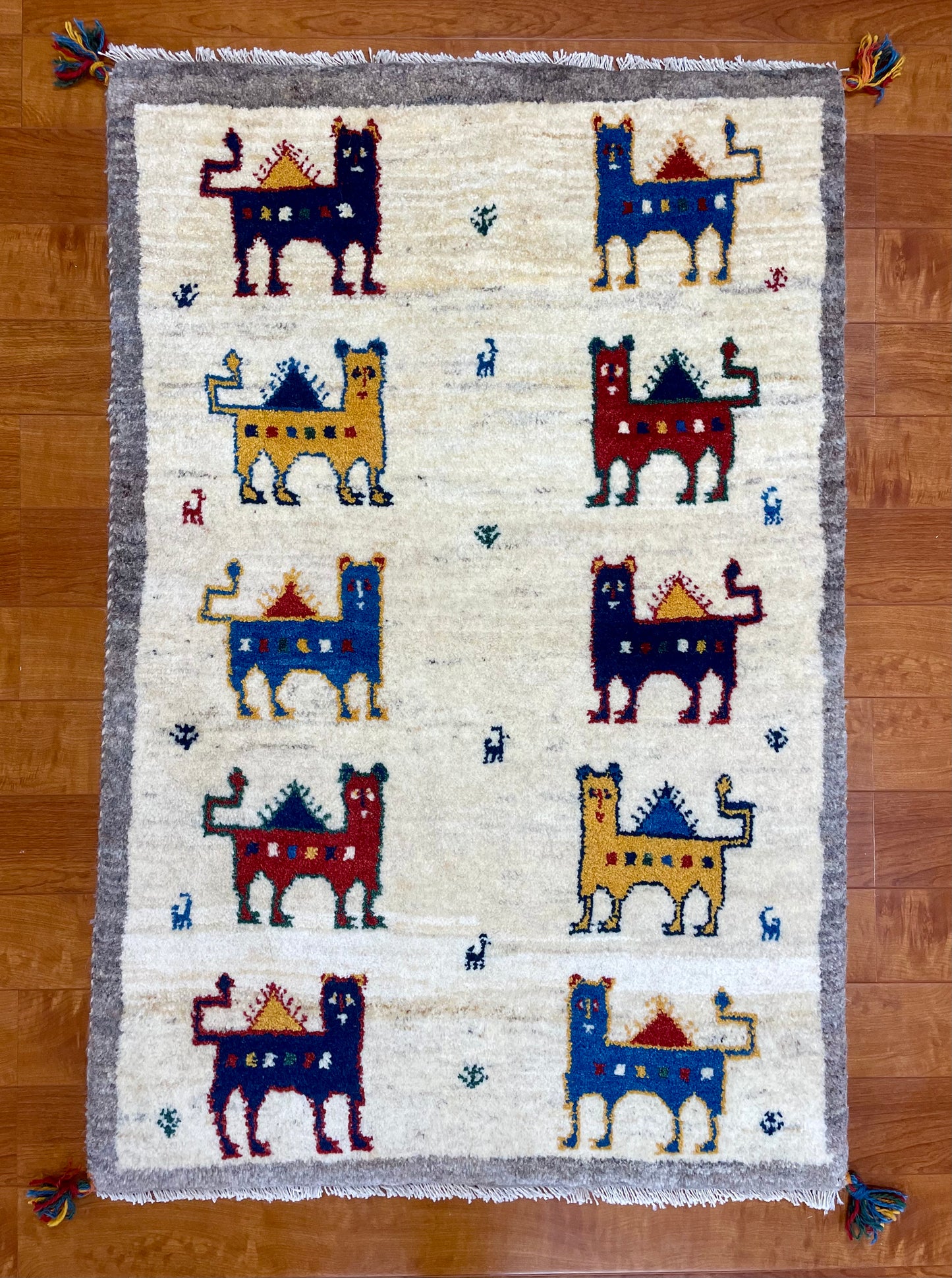 【オンライン限定】ギャッベ 122cm x 83cm RJ12624