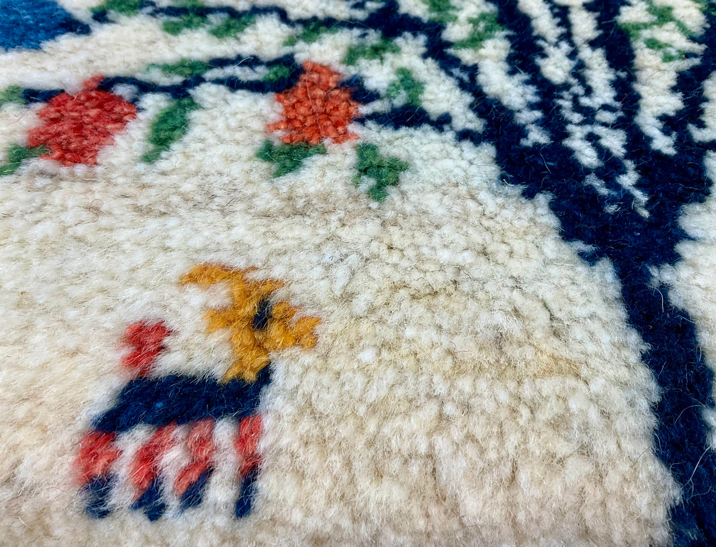 ギャッベ 41cm x 40cm Z1496