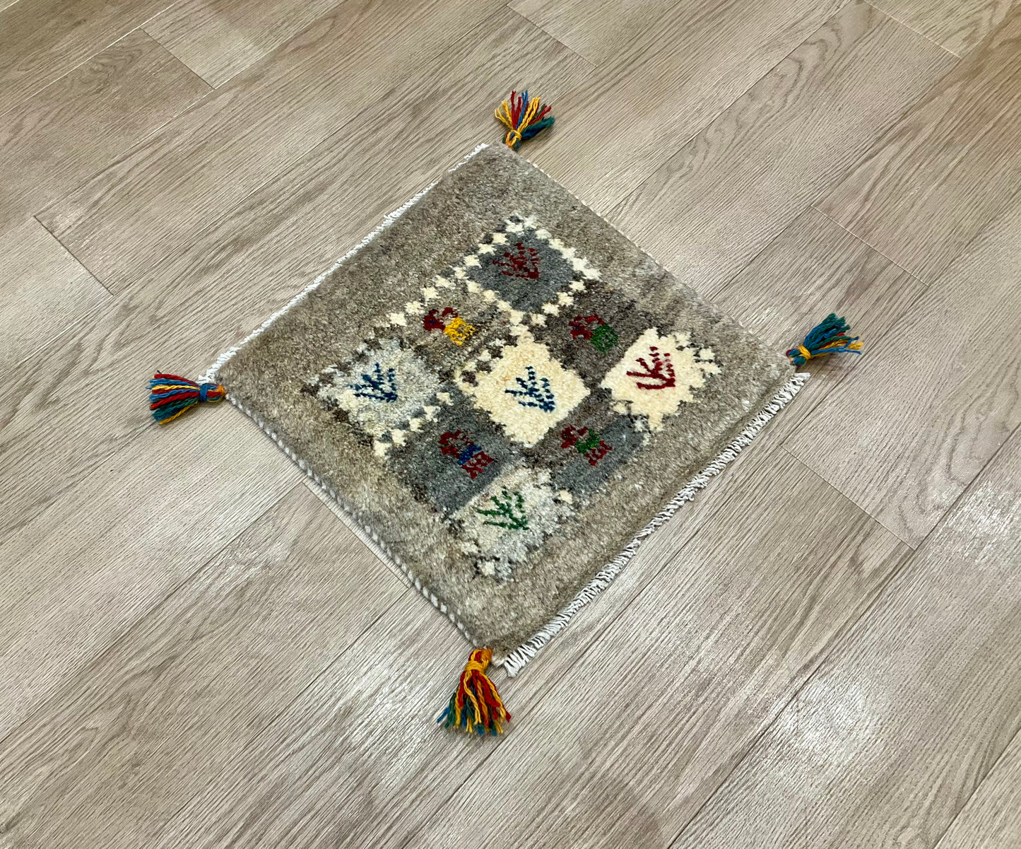 ギャッベ 42cm x 42cm Z1609