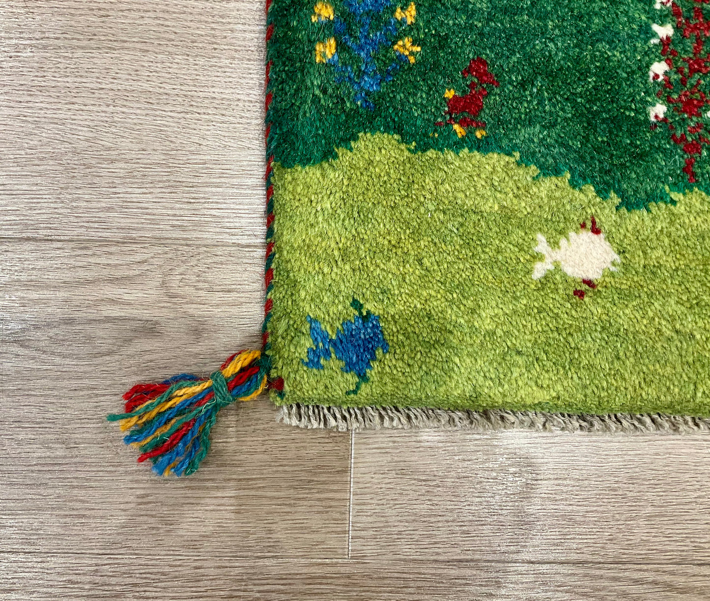 ギャッベ 40cm x 37cm Z1917