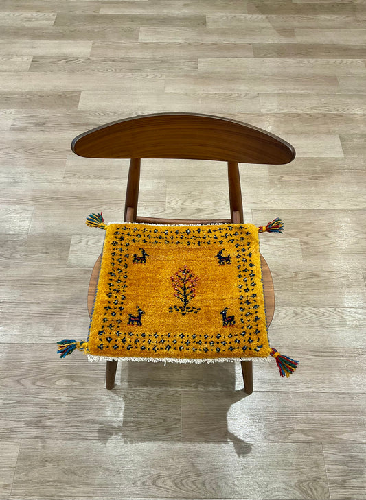 ギャッベ 43cm x 40cm Z1086