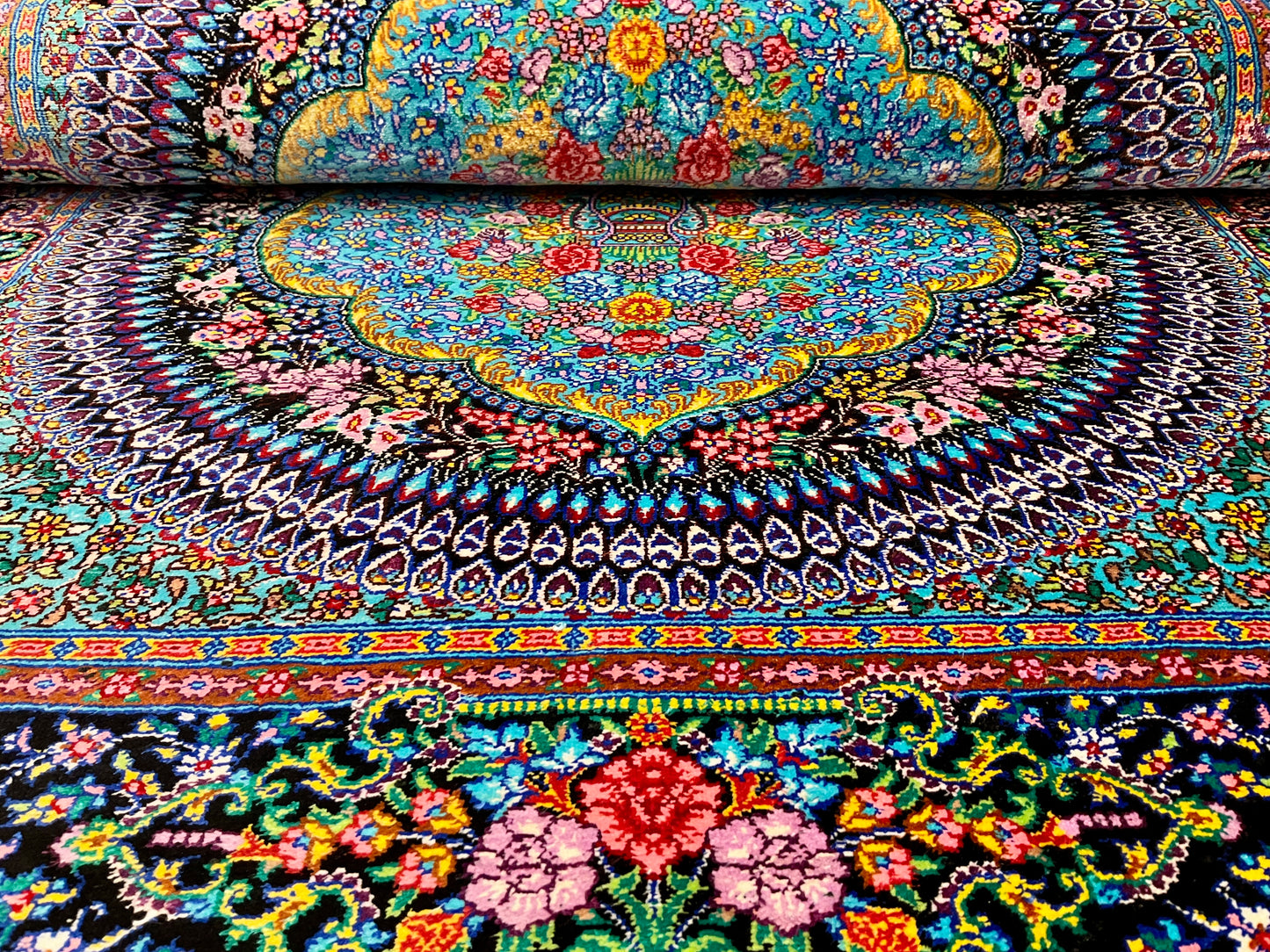 クム サフィザーデ工房 123m x 78cm SA1731
