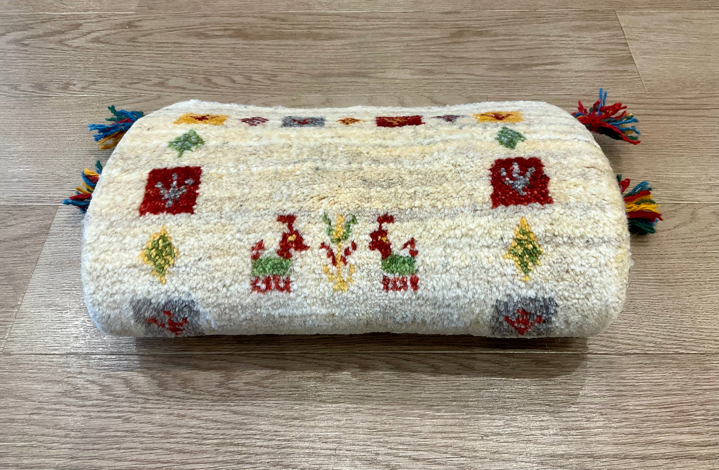 ギャッベ 41cm x 39cm T8701