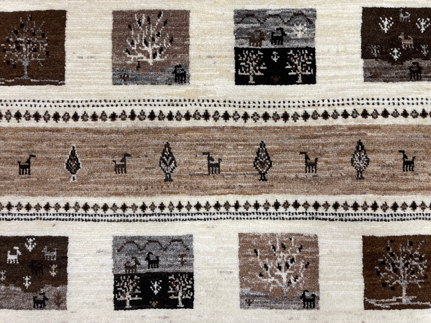 【オンライン限定】カシュクリギャッベ 130cm x 87cm RD13607