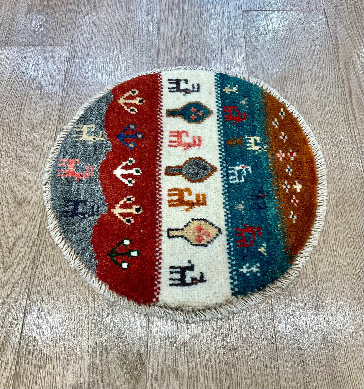 ギャッベ アマレバフト 40cm x 39cm AJ21726