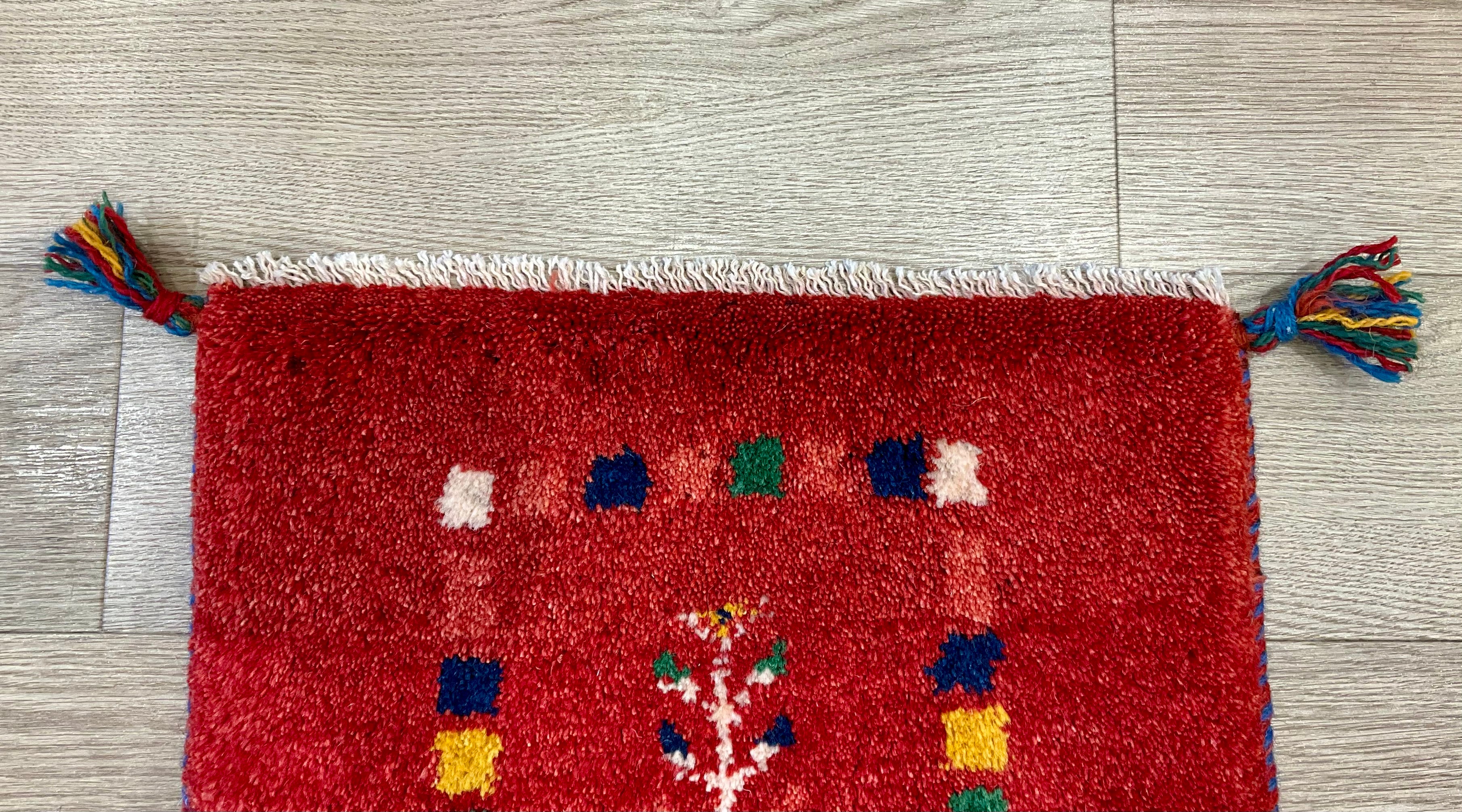 ギャッベ 43cm x 41cm Z468 – ペルシャ絨毯専門店 ペルシャンパトリス