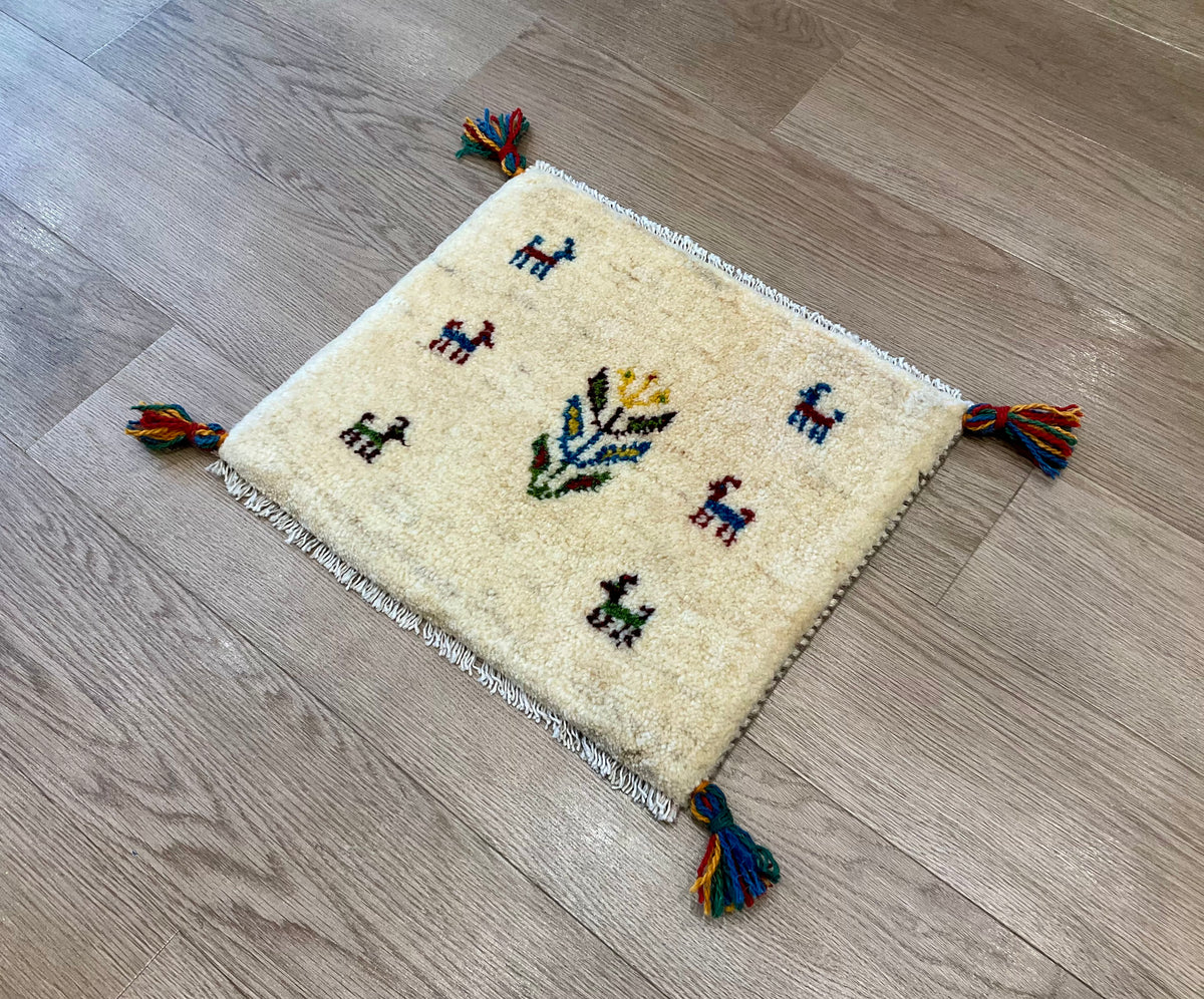 【福岡店】ギャッベ 43cm x 37cm Z3680
