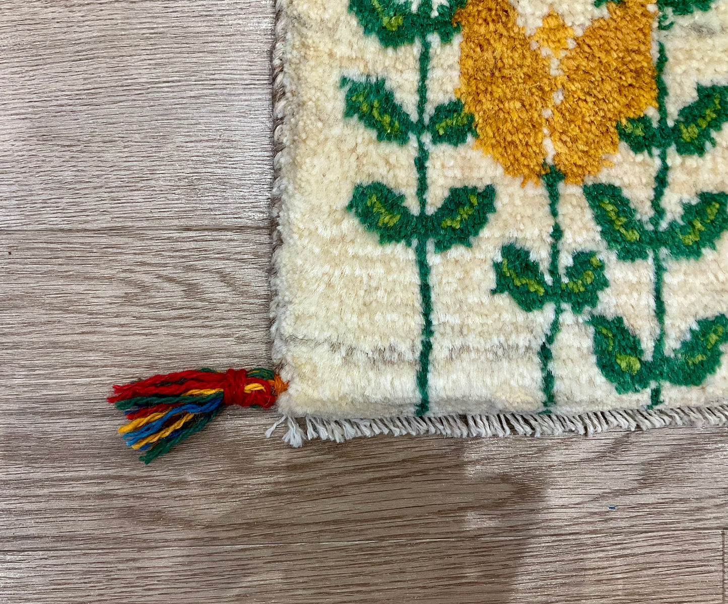 ギャッベ 40cm x 39cm Z1487