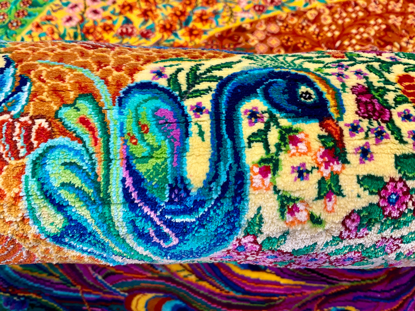 クム バハラミ工房 117cm x 82cm(楕円形) PS9357