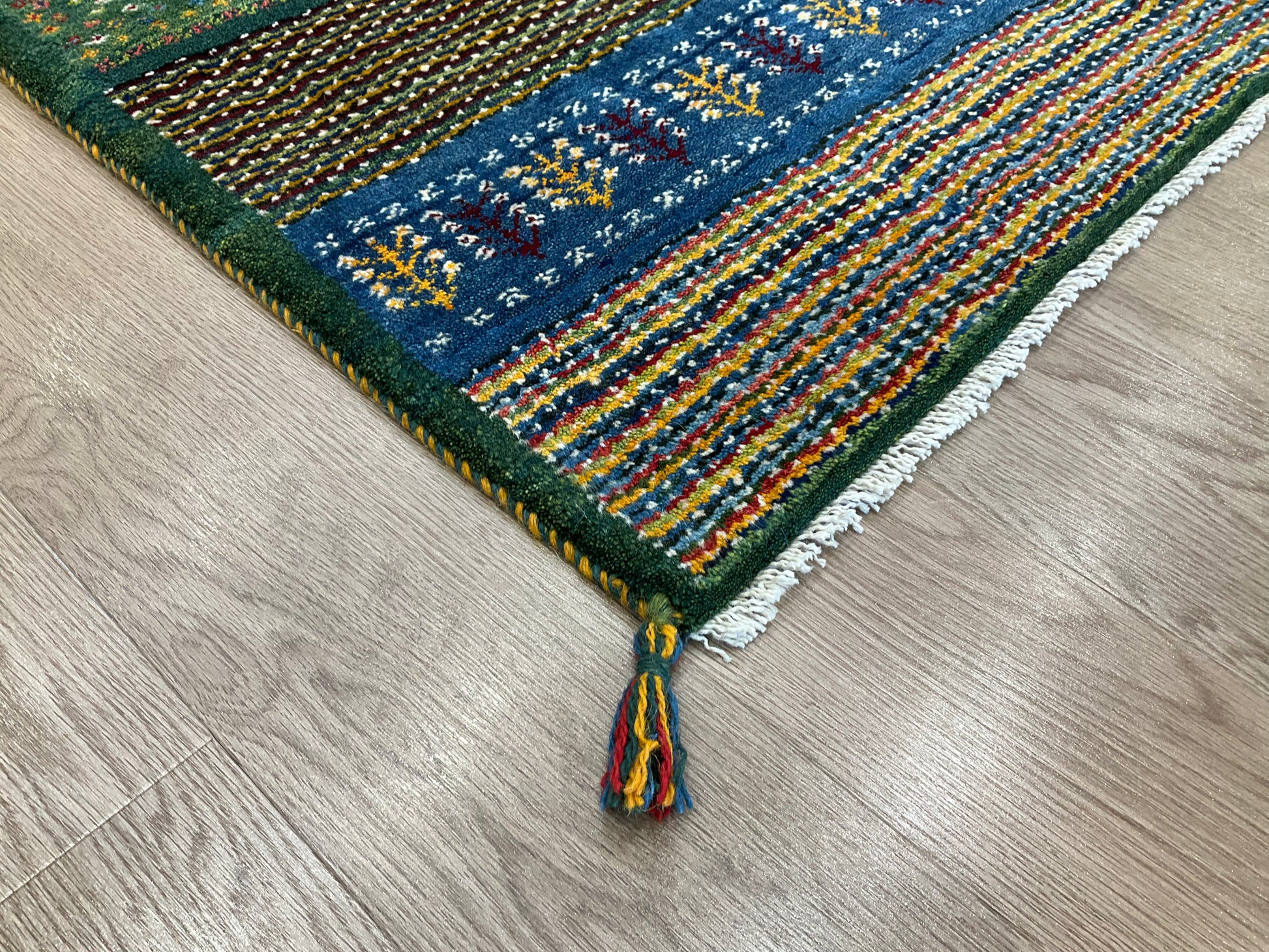 ギャッベ 128cm x83 cm RJ10359 – ペルシャ絨毯専門店