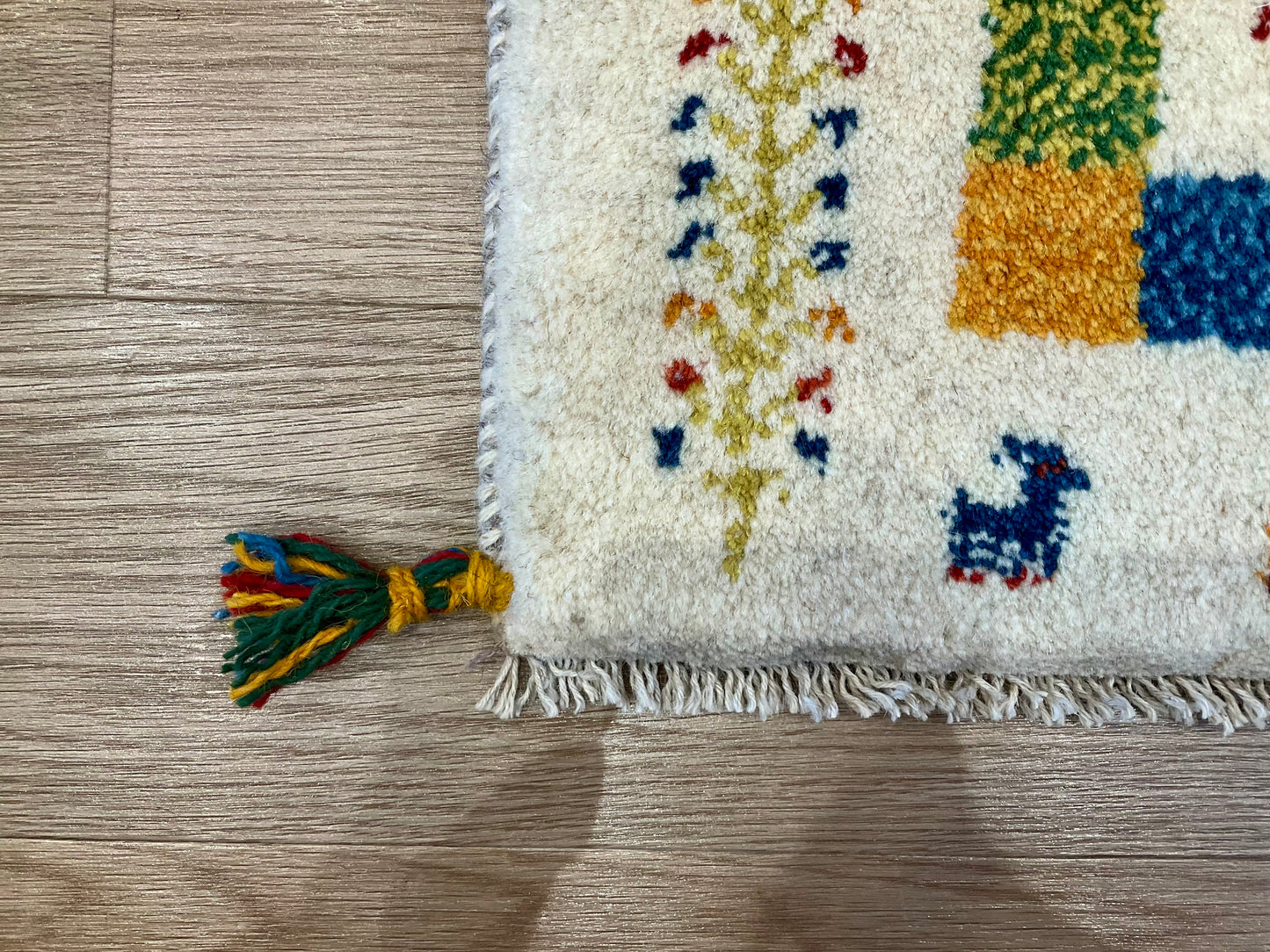 ギャッベ 44cm x 40cm Z1409