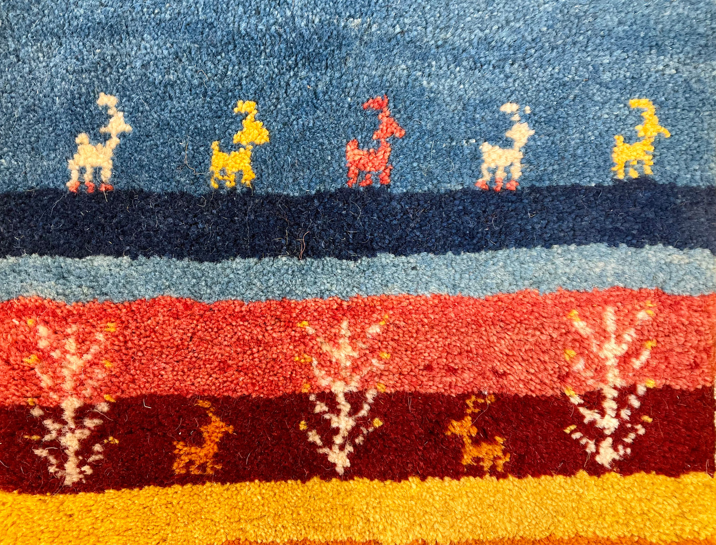 ギャッベ 40cm x 38cm Z90