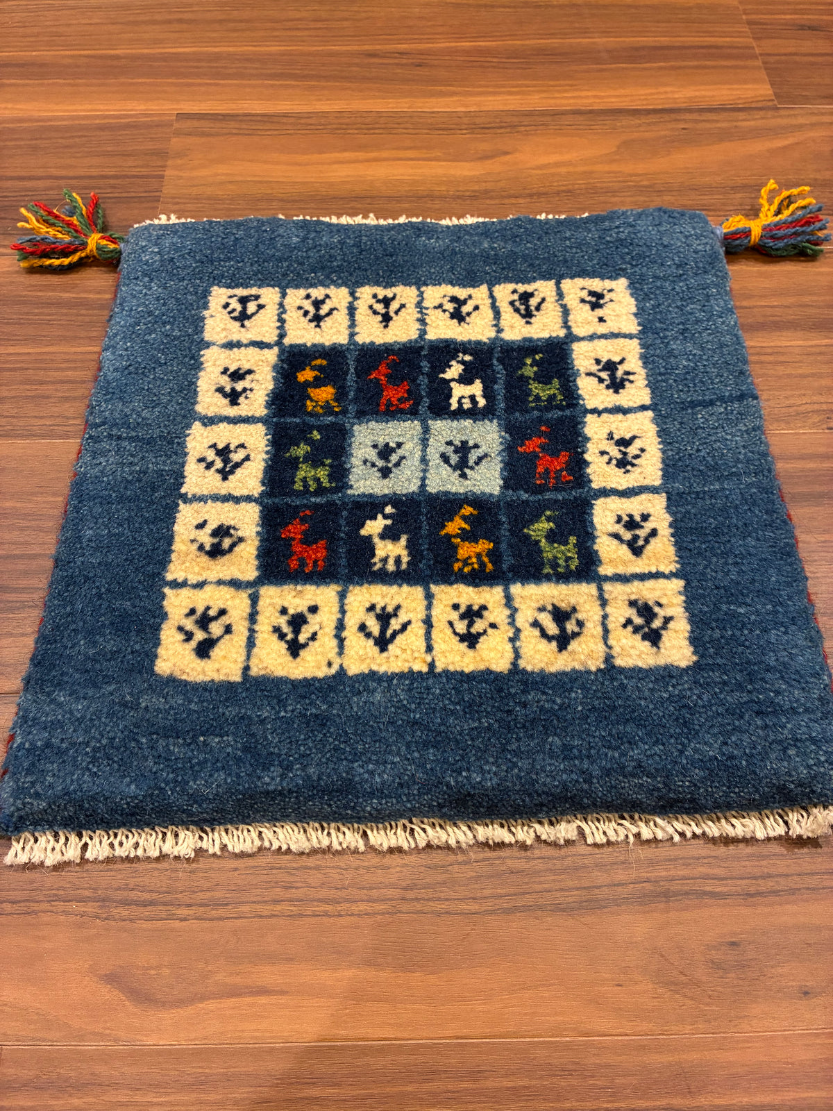 【千葉店】ギャッベ 39cm x 38cm Z3172