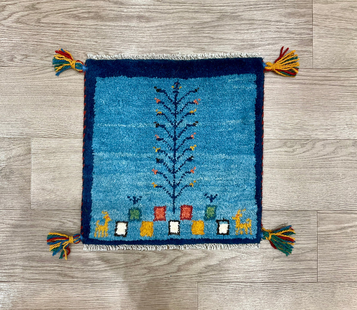 【福岡店】ギャッベ 38cm x 39cm Z3174