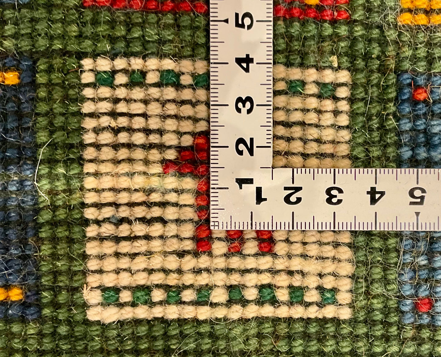 ギャッベ 43cm x 41cm Z1908