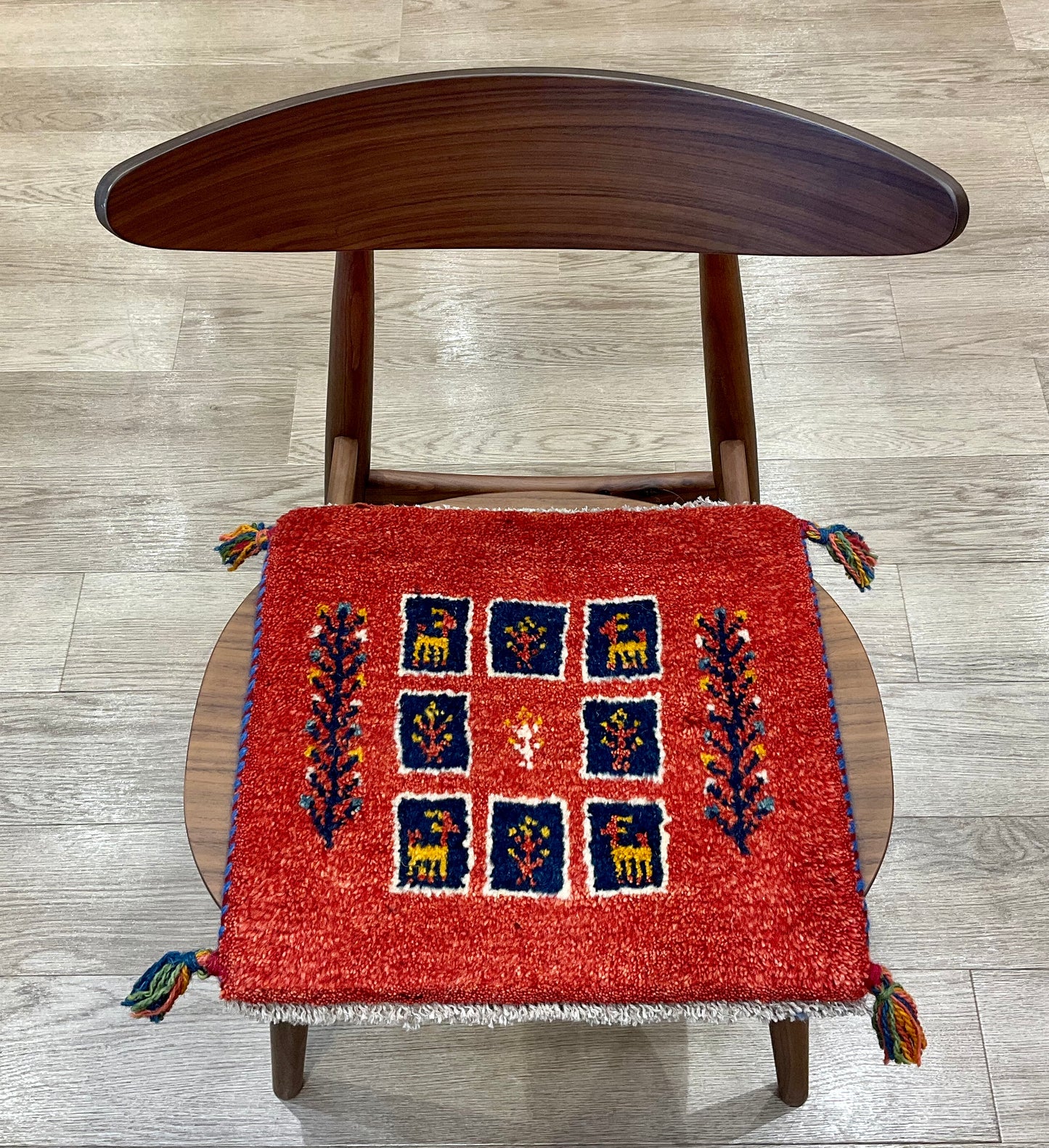 ギャッベ 41cm x 39cm AJ22173