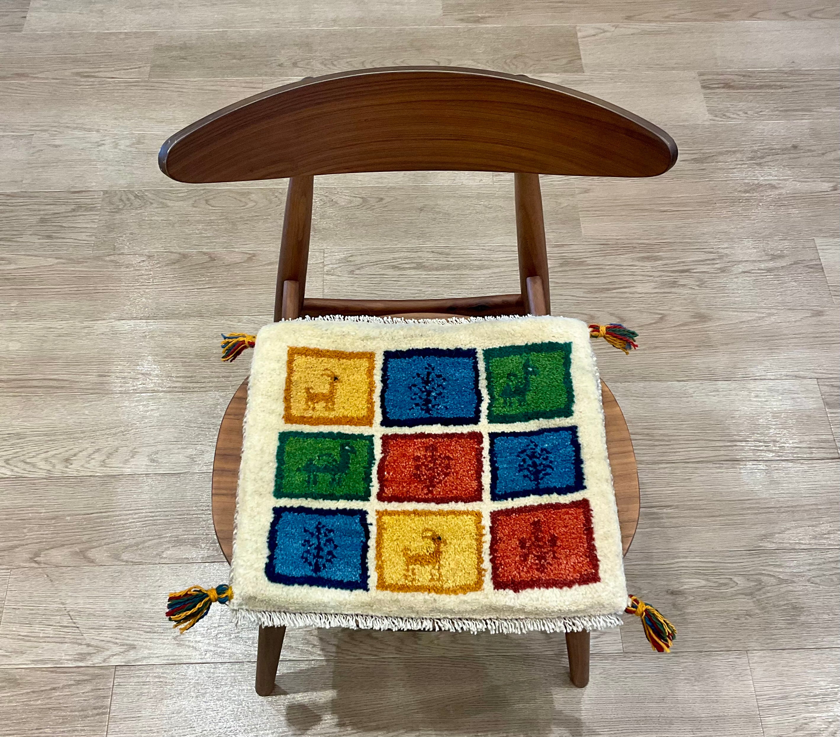 ギャッベ 42cm x 39cm Z1282 – ペルシャ絨毯専門店 ペルシャンパトリス