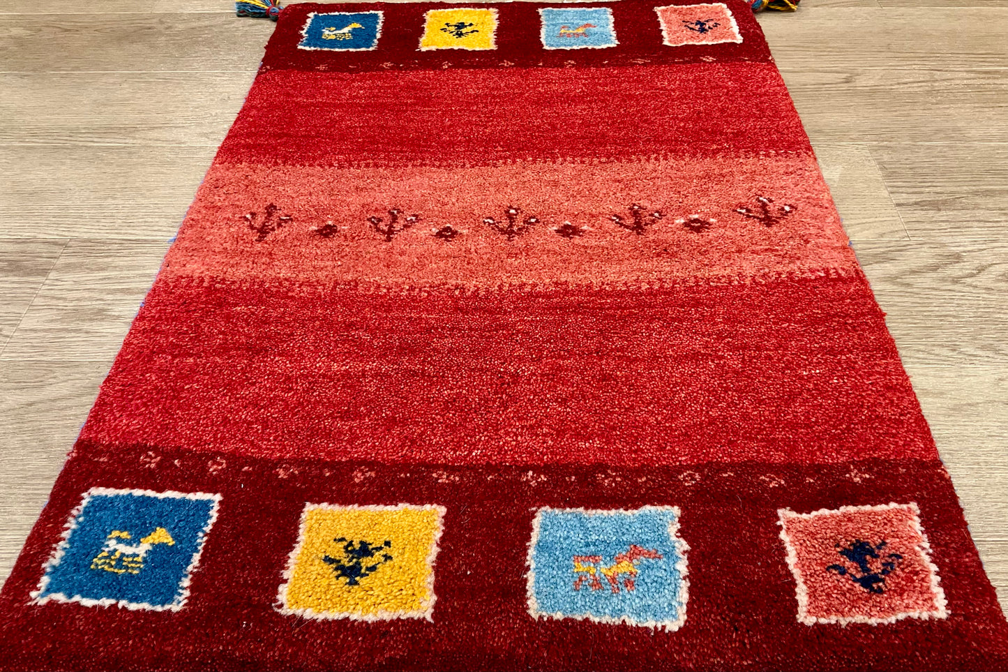 ギャッベ 88cm x 60cm RJ12398