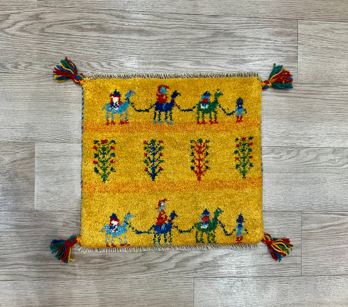 【福岡店】ギャッベ 41cm x 38cm Z2932