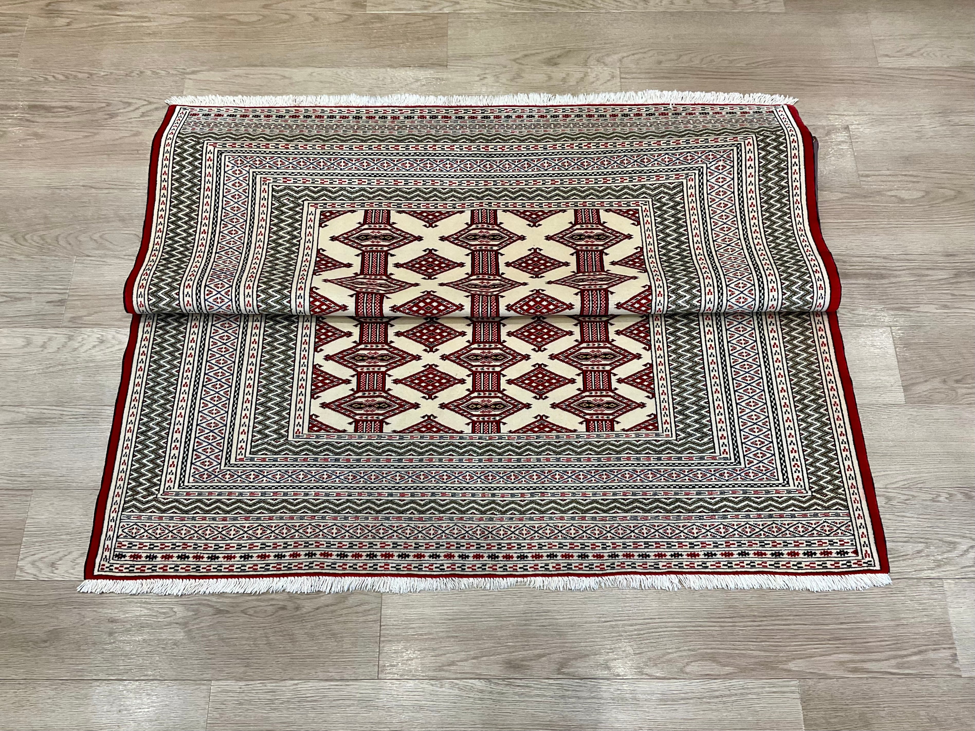 トルクメン (トルケメン)180cm x 128cm NT3031 – ペルシャ絨毯専門店