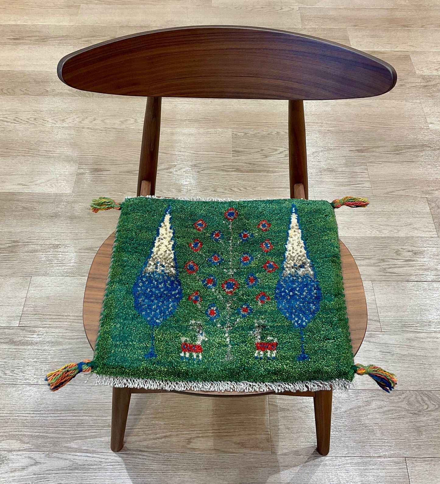 ギャッベ 41cm x 39cm AJ27706