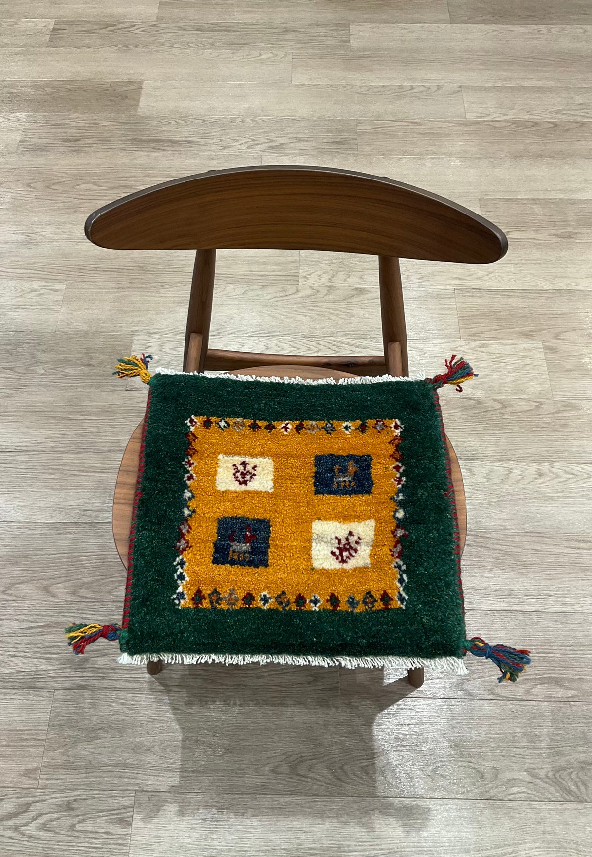 【福岡店】ギャッベ 43cm x 40cm Z3522