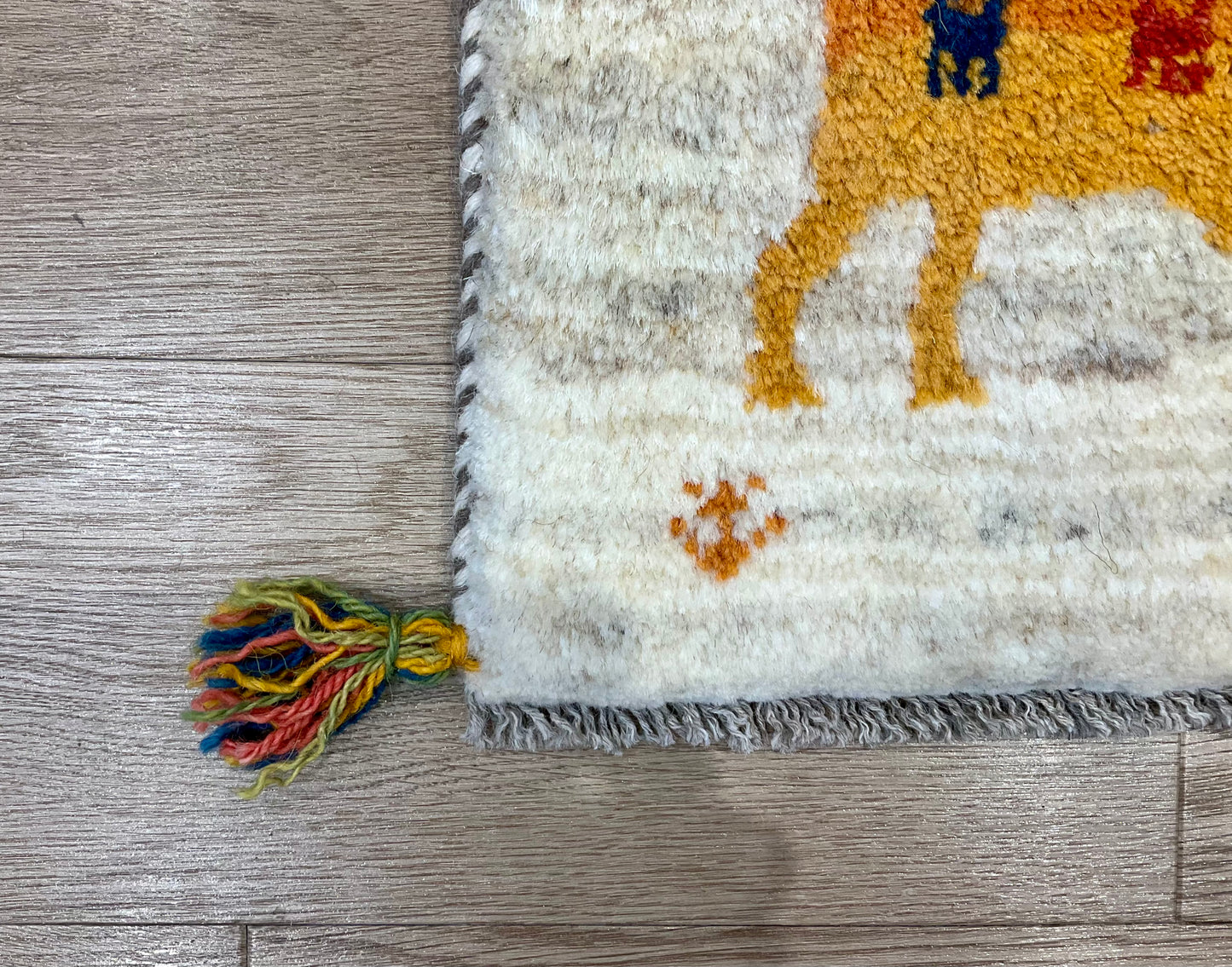 ギャッベ 41cm x 40cm AZ29835