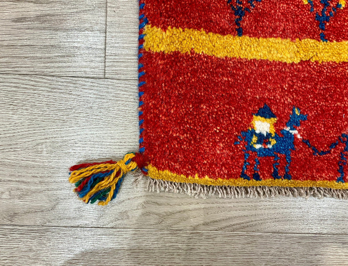 ギャッベ 45cm x 40cm Z2052