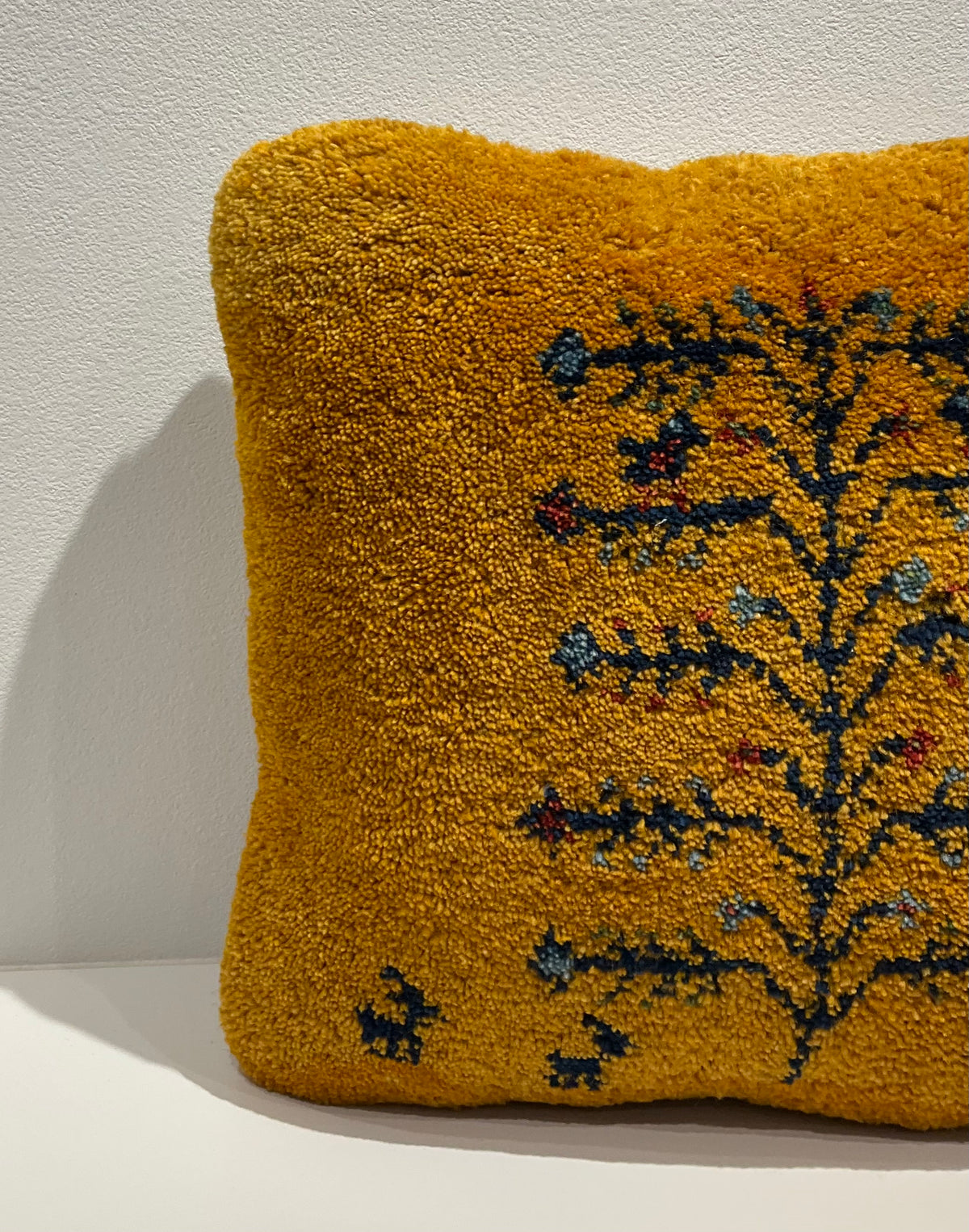 【福岡店】ギャッベクッション 43cm x 41cm Z2890