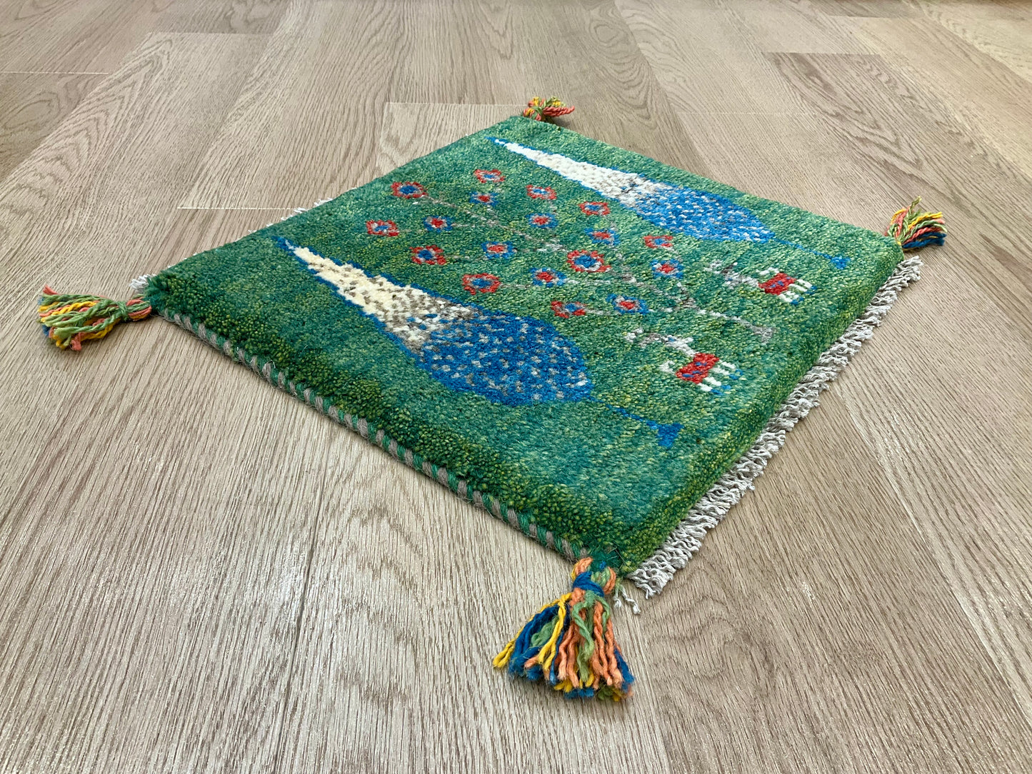 ギャッベ 41cm x 39cm AJ27706