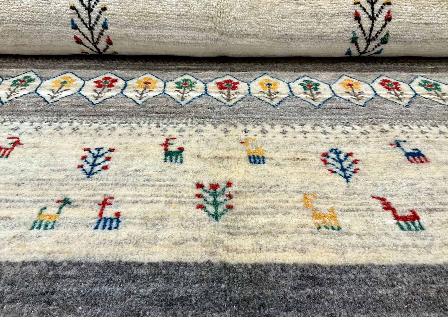 カシュクリギャッベ  210cm x 156cm RJ13172