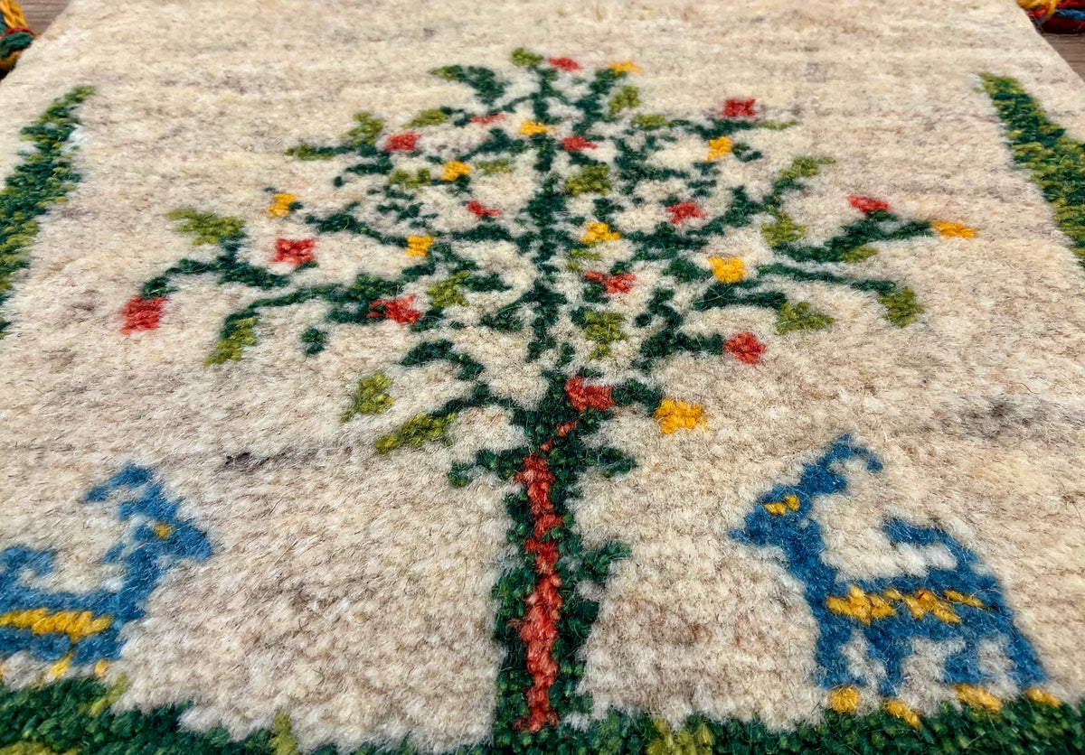 【福岡店】ギャッベ 37cm x 38cm Z3692