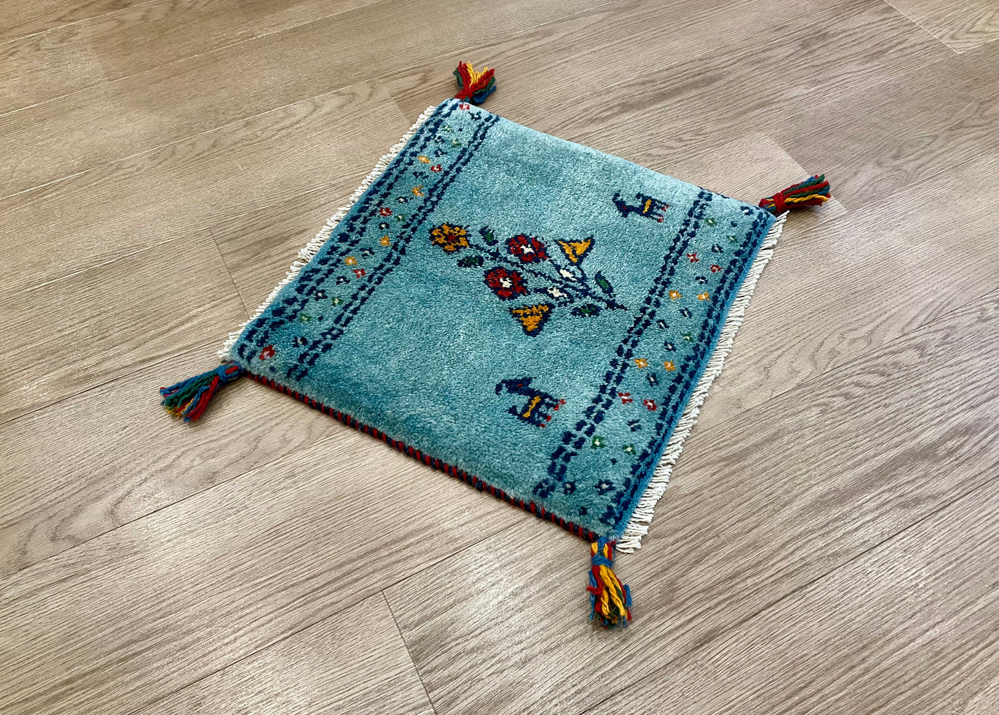 ギャッベ 43cm x 40cm Z49