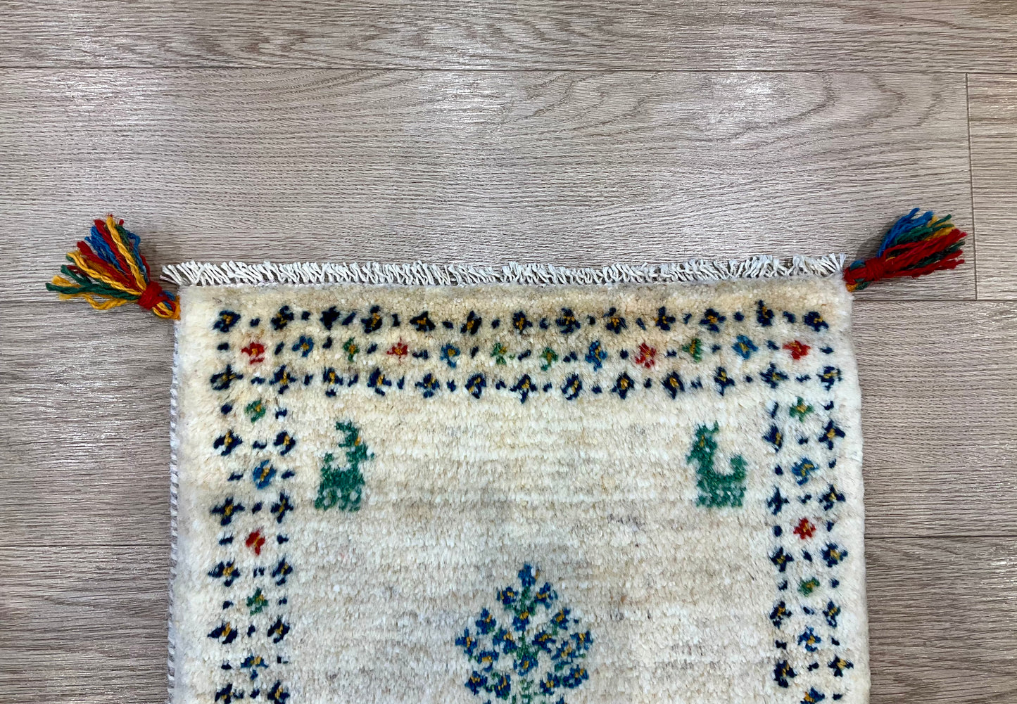 ギャッベ 45cm x 43cm Z210