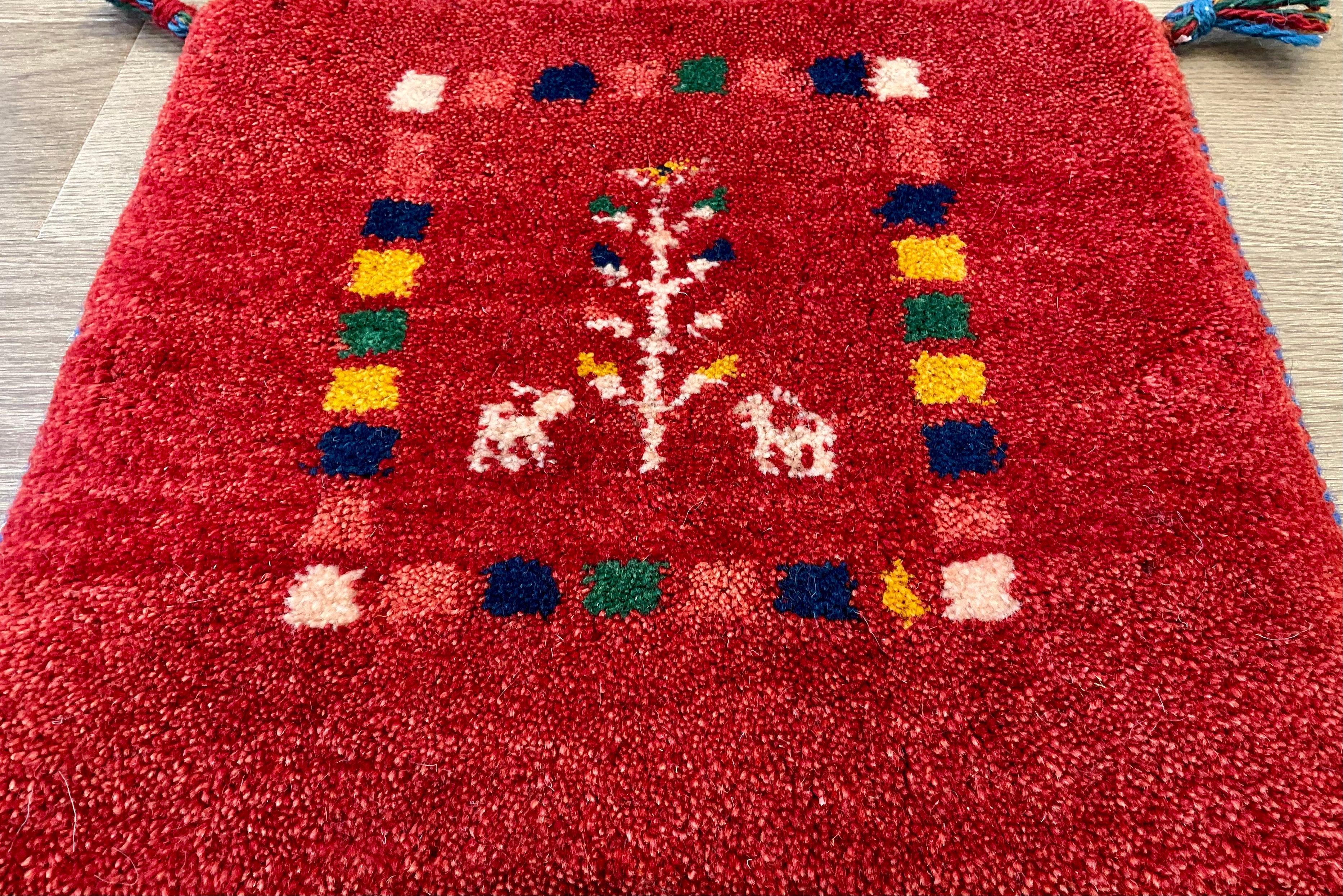 リンゴちゃん☆ペルシャ絨毯 ペルシャ絨毯【No.156 Machine Silk】 - M-Trading Company