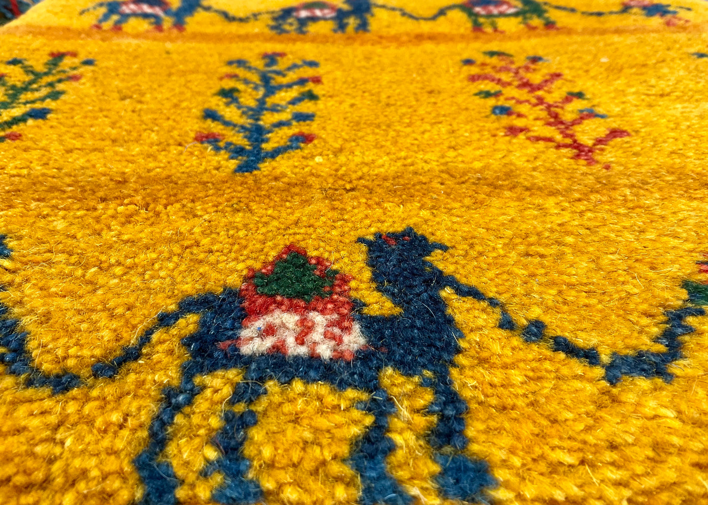 ギャッベ 44cm x 40cm Z1101