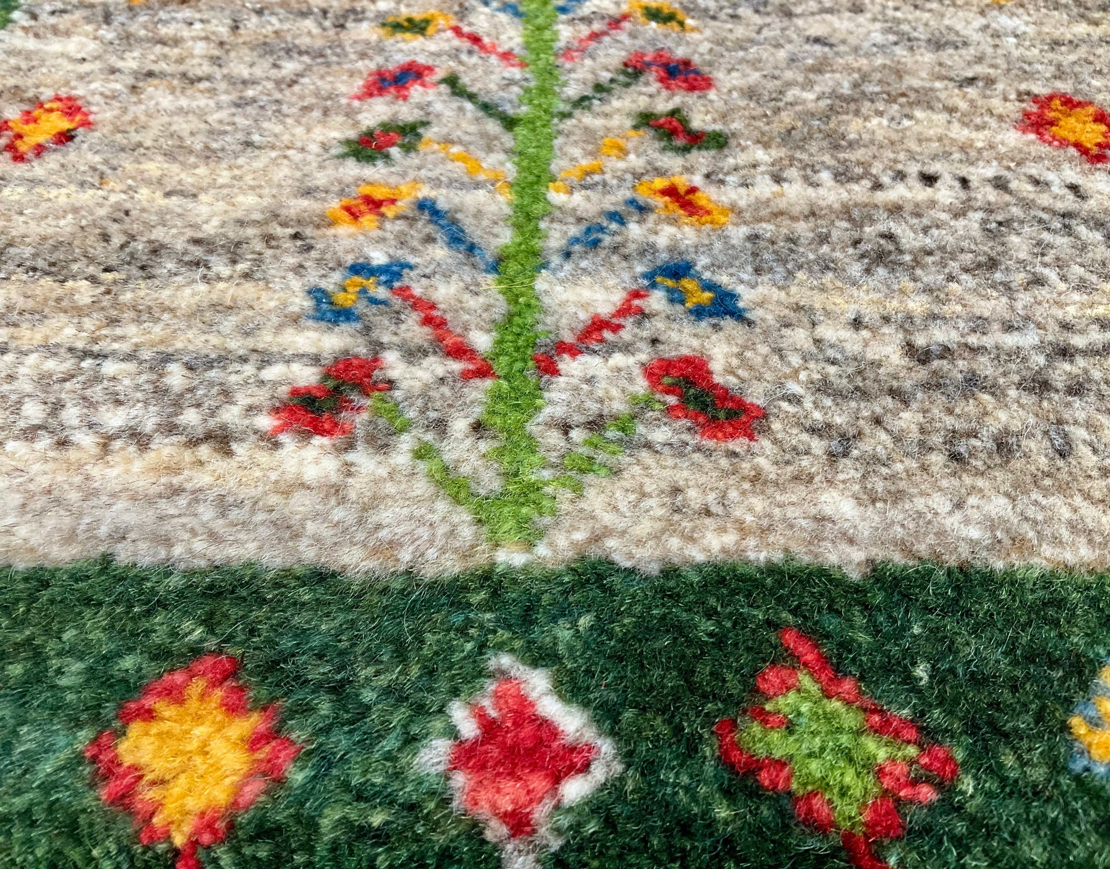 ギャッベ 44cm x 42cm Z1775 – ペルシャ絨毯専門店 ペルシャンパトリス