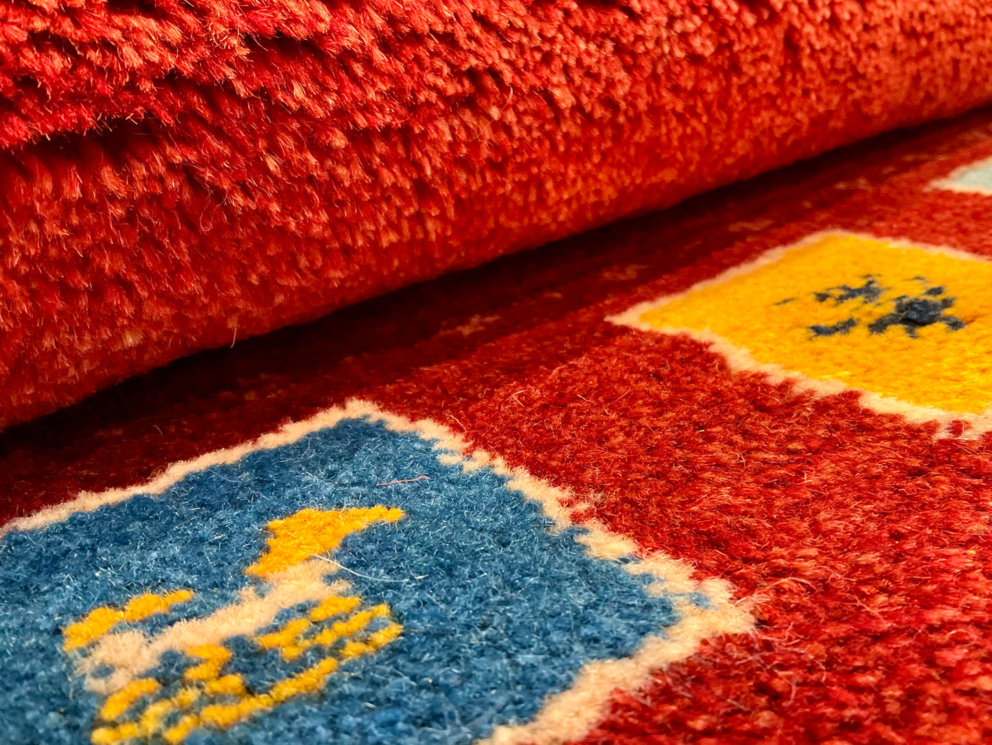 ギャッベ 88cm x 60cm RJ12398