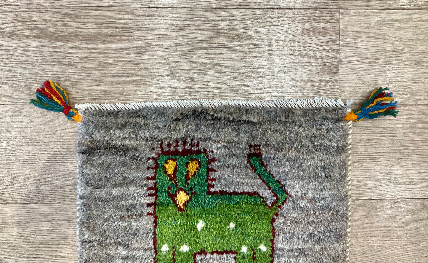 ギャッベ 42cm x 40cm Z1162