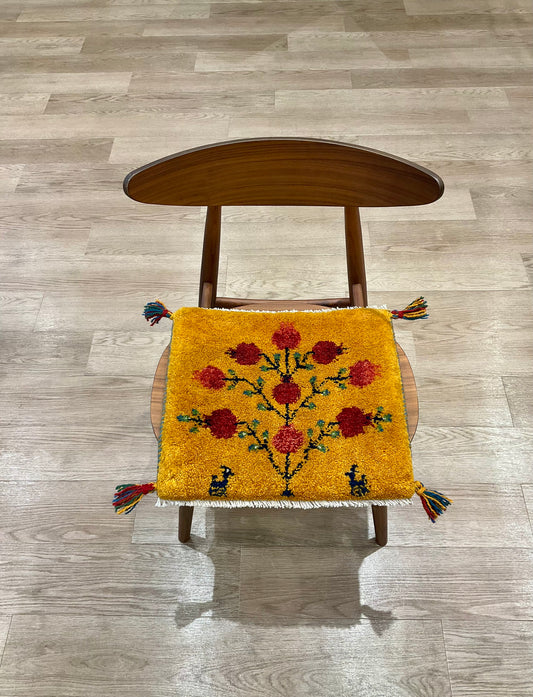 ギャッベ 43cm x 40cm Z1076