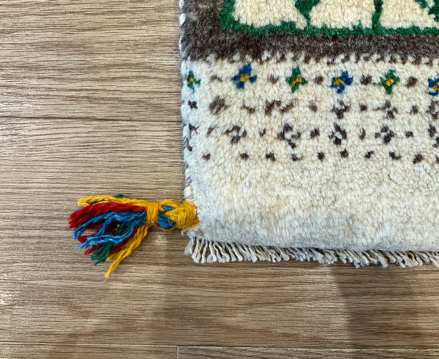 ギャッベ 45cm x 38cm Z1554