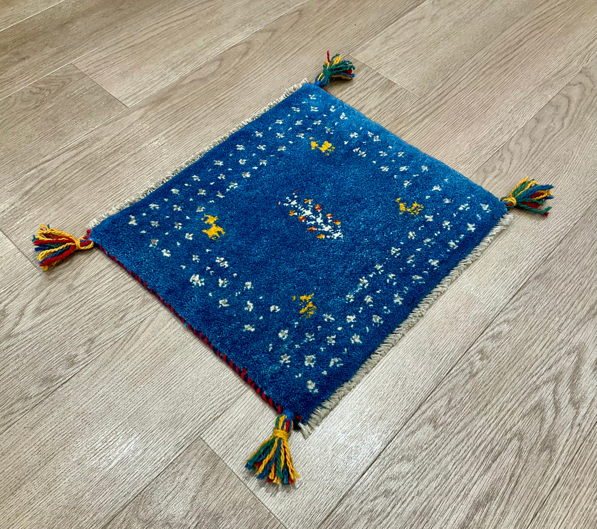 【福岡店】ギャッベ 42cm x 37cm Z3192