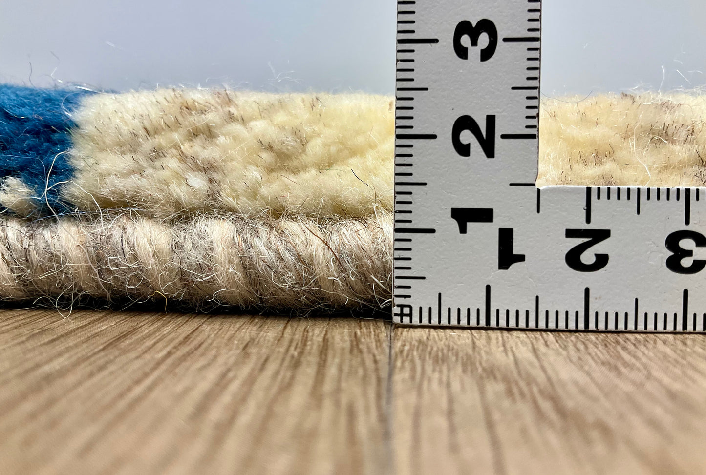 ギャッベ 43cm x 40cm Z106