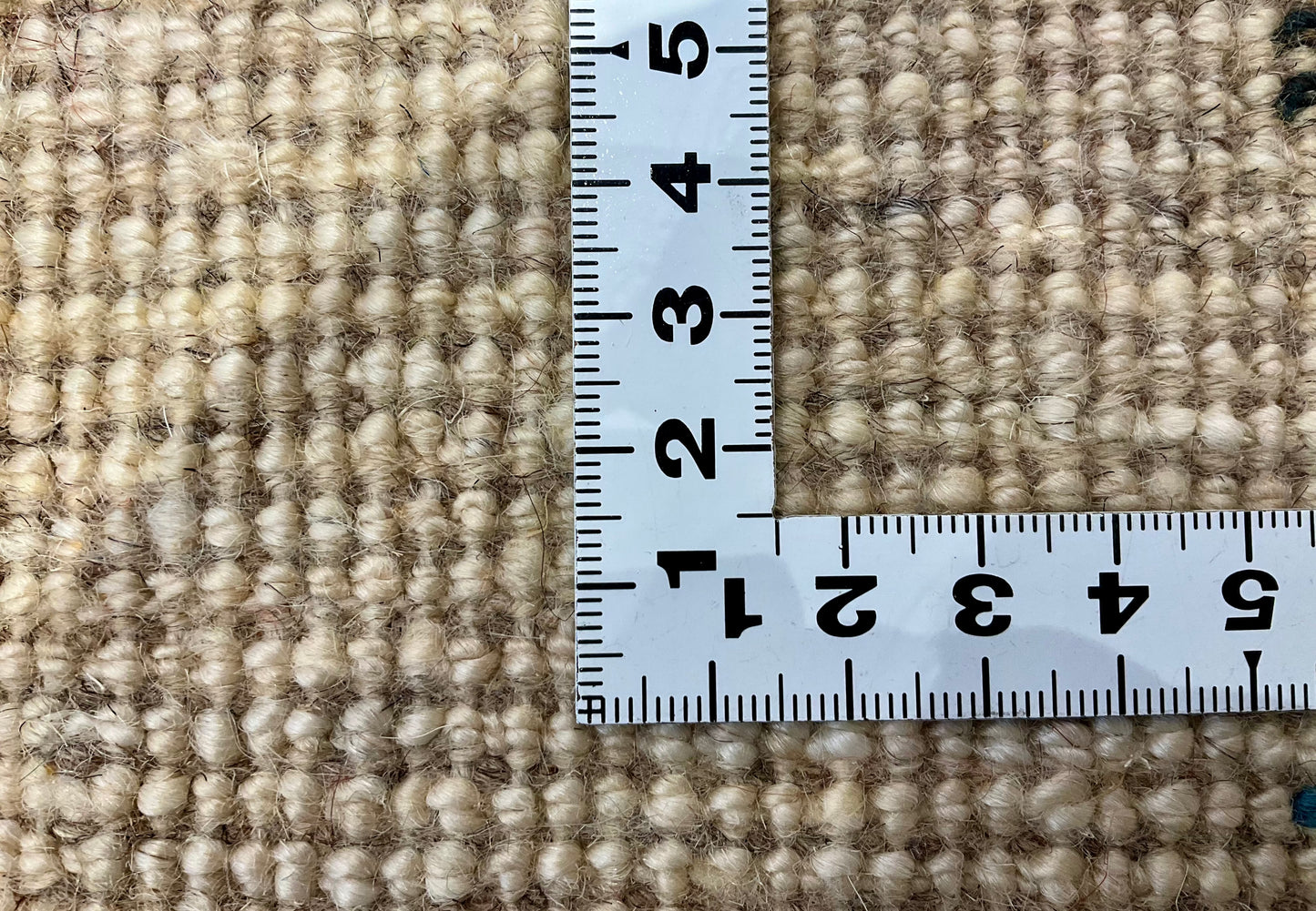 ギャッベ 41cm x 40cm T4457