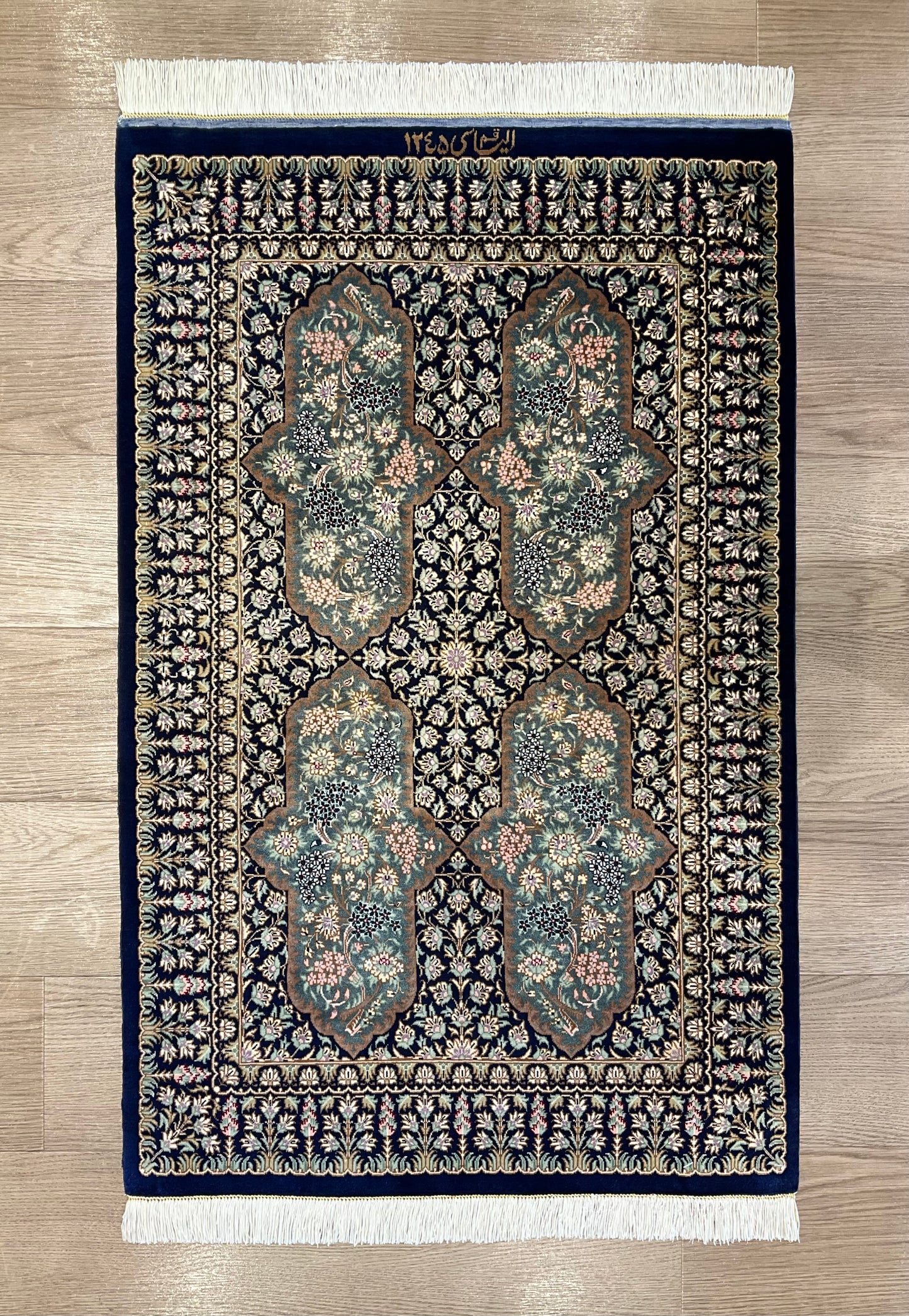 クム エリヤシー工房 90cm x 60cm A11051