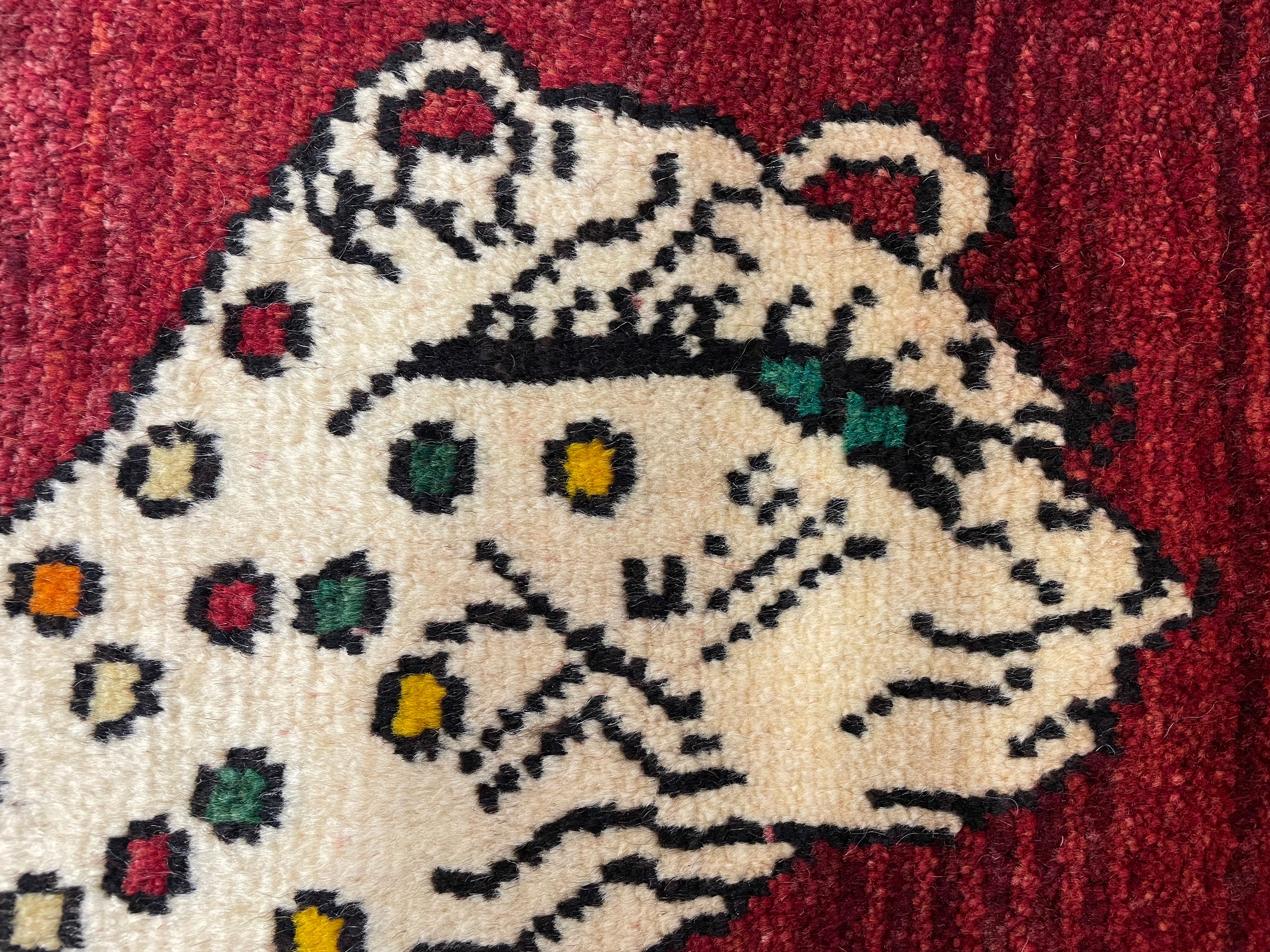 オンライン限定】シラーズ 110cm x 78cm RJ13559 – ペルシャ絨毯専門店