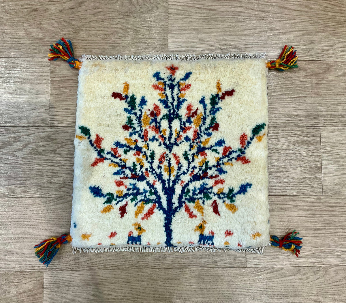【福岡店】ギャッベ 42cm x 41cm Z3685